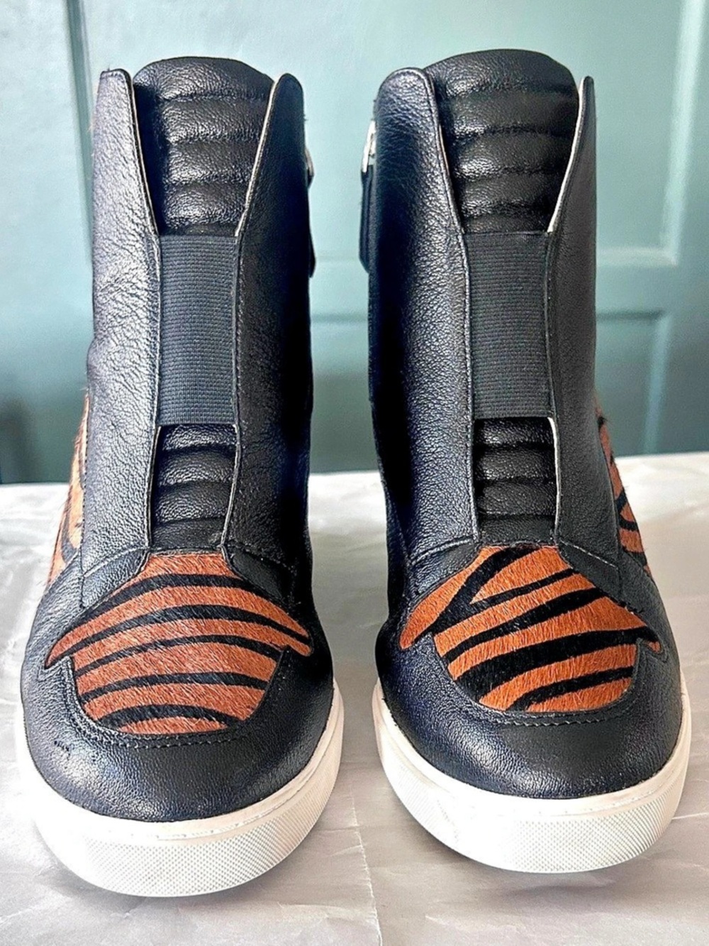 Linea Paolo Tiger Print Calf Hair Leather Wedge Sneaker Booties Size 10